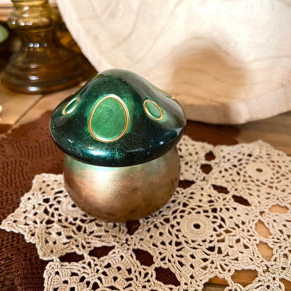 New! Handmade Resin Mushroom 🍄 Trinket Dish - Picture 3 of 5